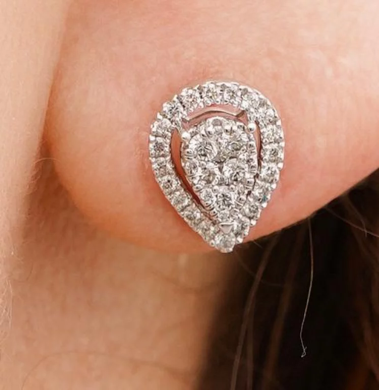 Сережки-гвоздики "Крапля" з діамантами з білого золота. Артикул С341625040б: ціна, відгуки, фото – купити в інтернет-магазині AURUM
