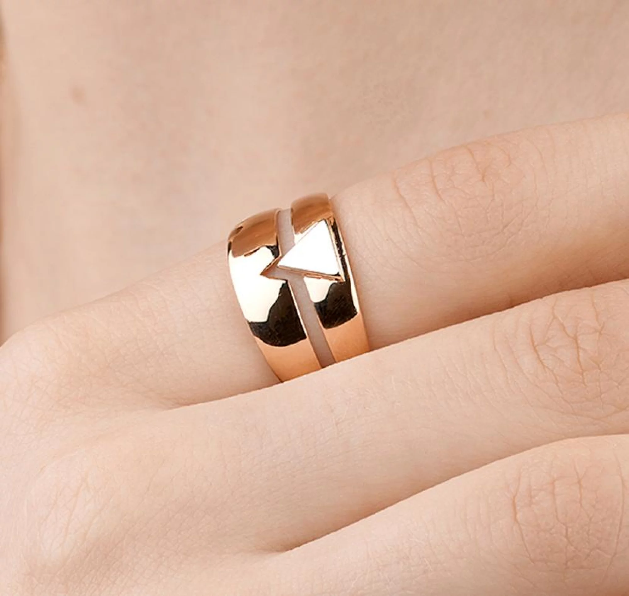 Двойное кольцо "Треугольник" из комбинированого золота - 1451232 – изображение 2