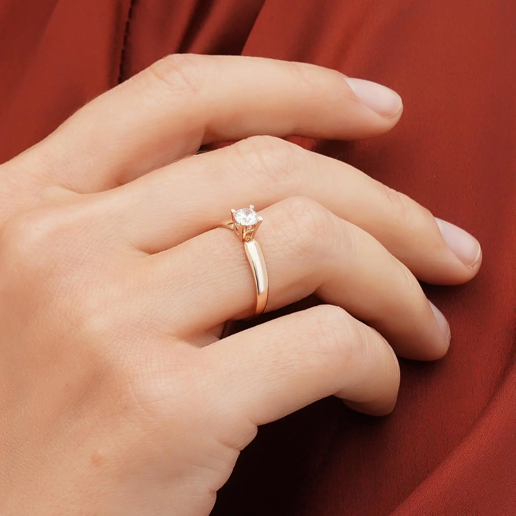 Помолвочное кольцо в красном золоте с фианитом - 1743101 – изображение 2