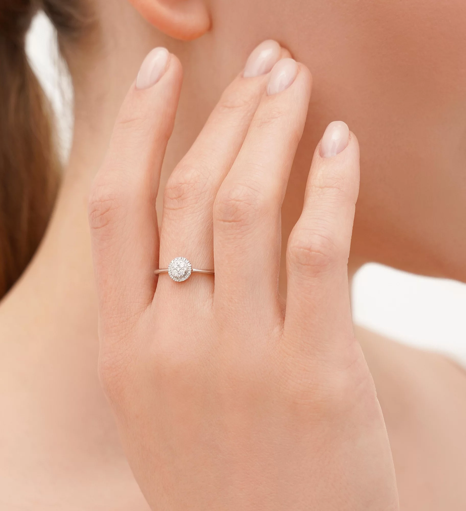 Золотое помолвочное кольцо с россыпью бриллиантов - 1686153 – изображение 3