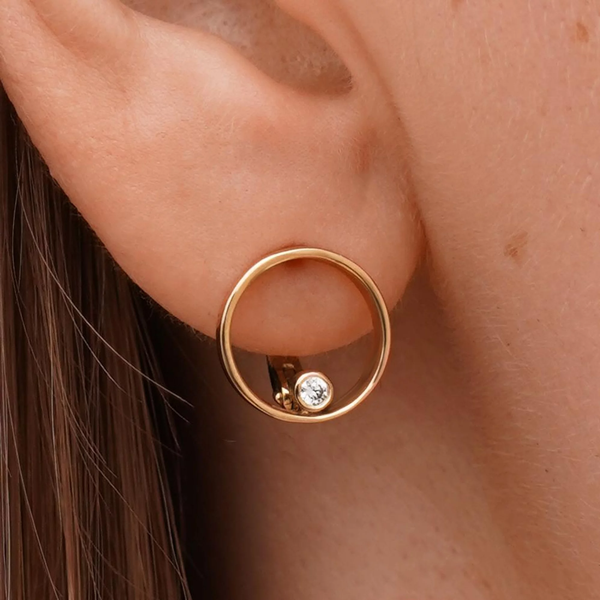 Сережки круглой формы с фианитом из красного золота - 1584353 – изображение 2
