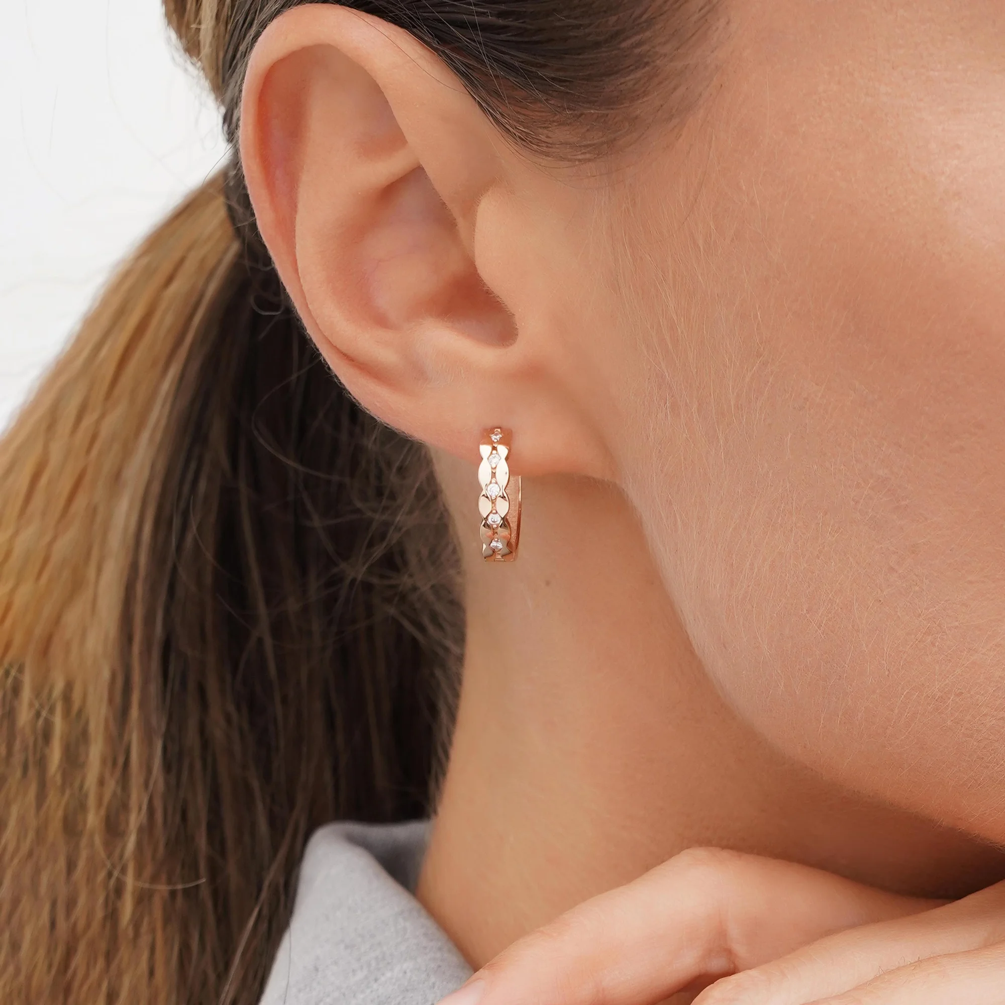 Сережки-кольца из красного золота с фианитами - 1748575 - 1