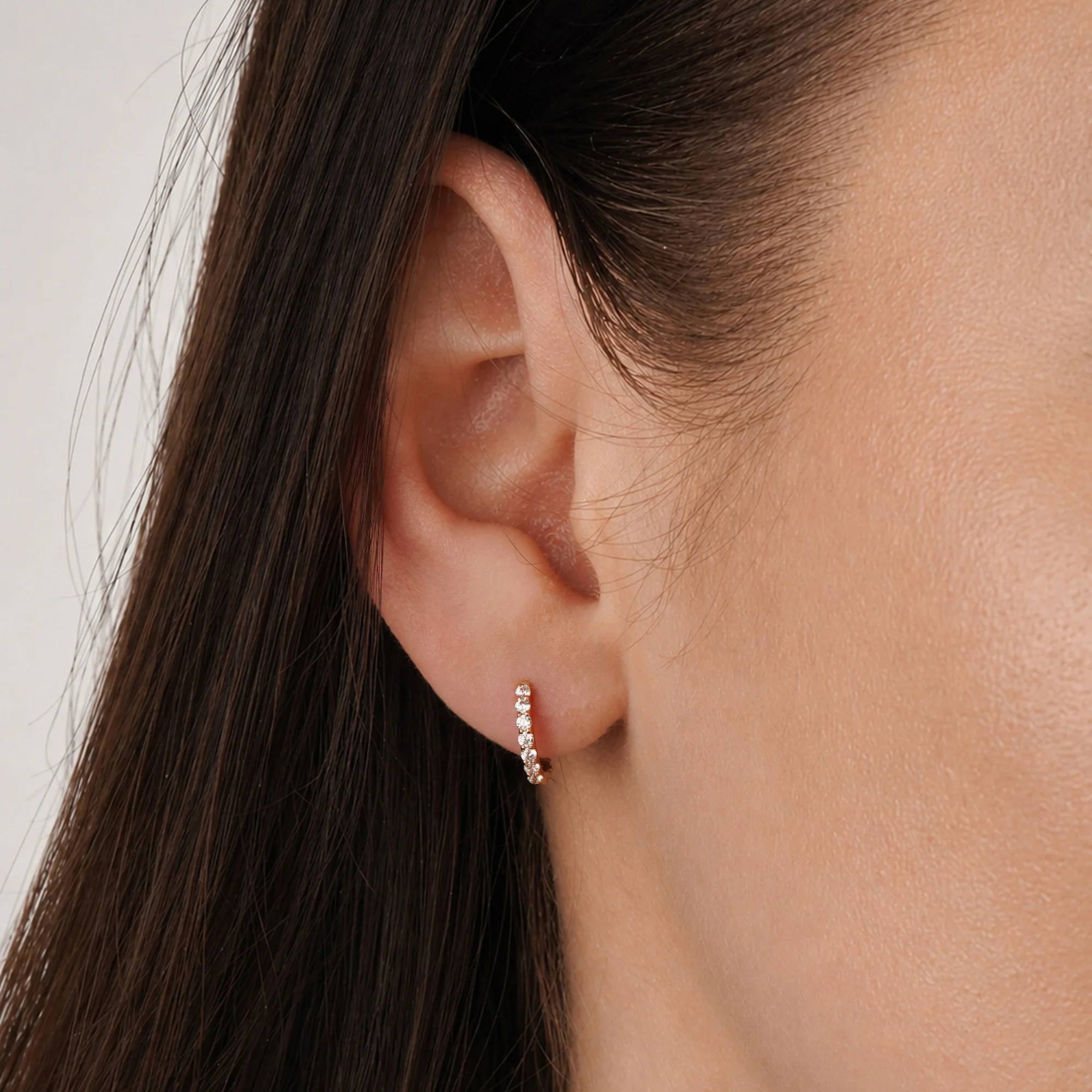 Сережки-кольца из красного золота с фианитом - 937831 - 1