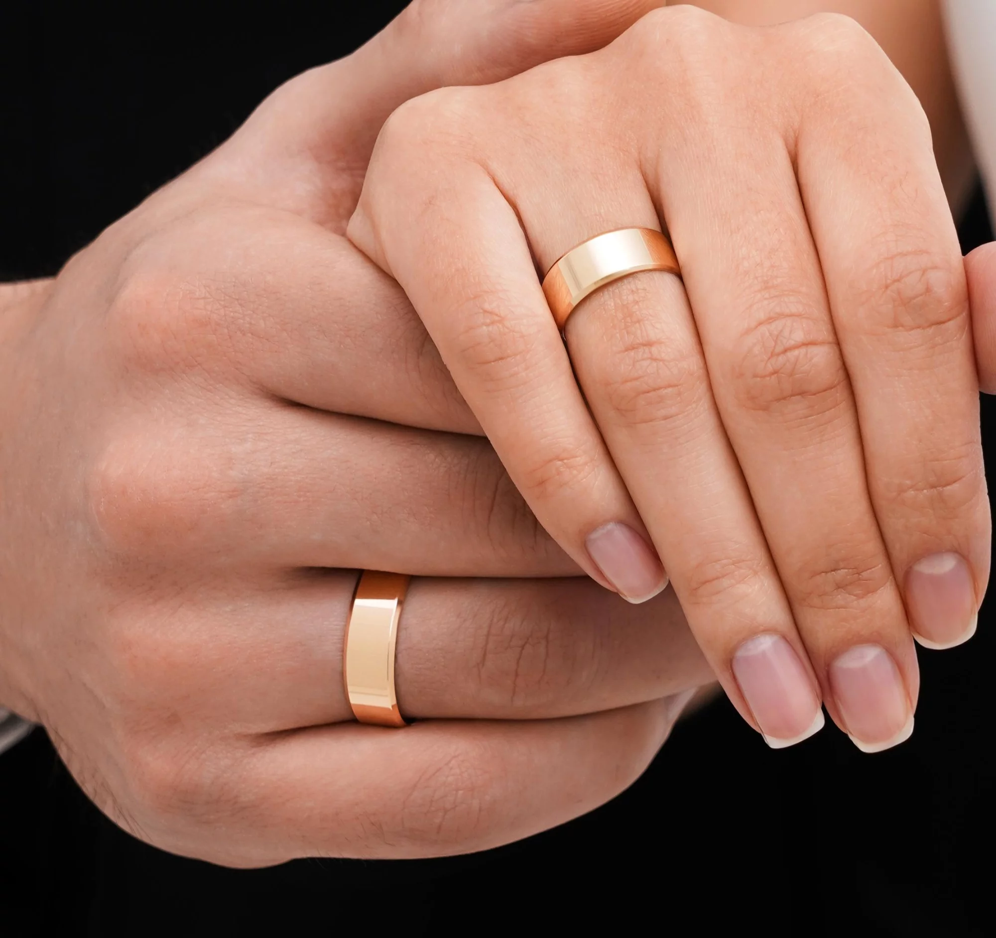 Обручальное кольцо из красного золота американка с фаской  - 1278445 – изображение 2