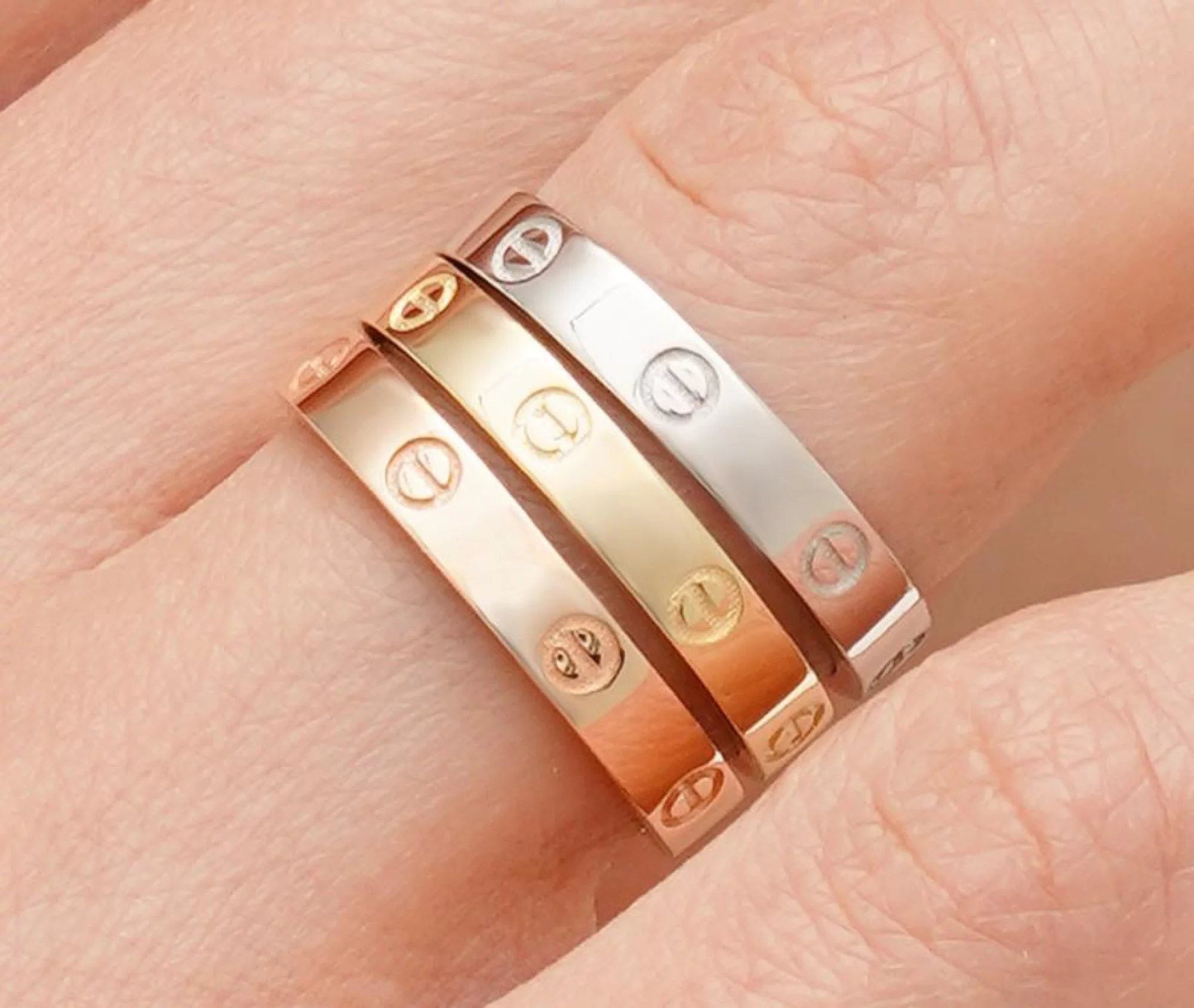 Кольцо тройное в комбинированном золоте "Love" - 1669155 – изображение 2