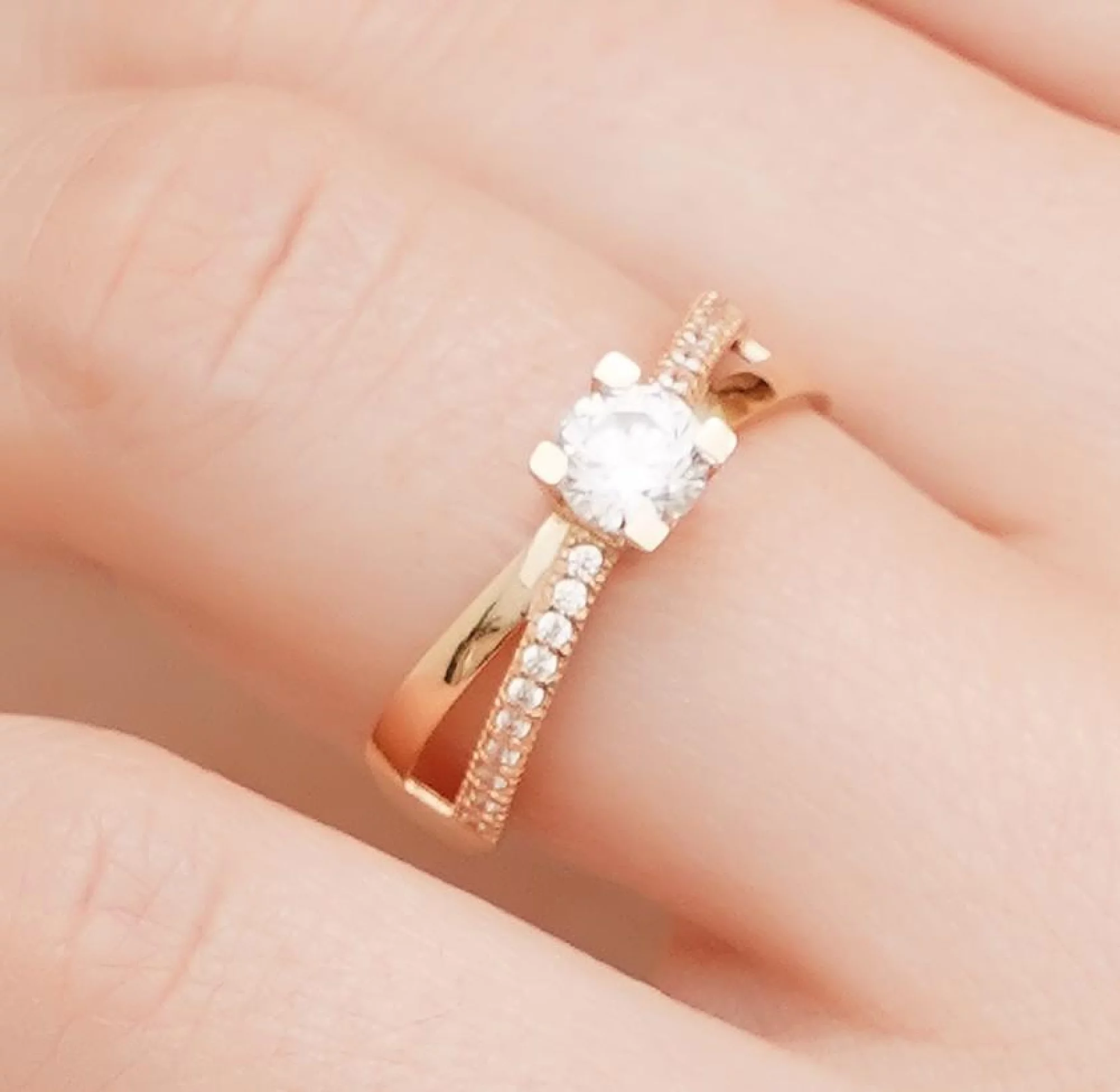 Двойное кольцо для помолвки с фианитами из красного золота - 1747588 – изображение 1