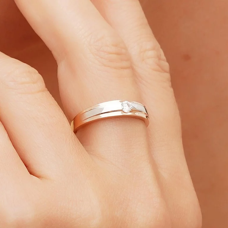 Помолвочное кольцо из комбинированного золота с фианитом. Артикул 154193кб: цена, отзывы, фото – купить в интернет-магазине AURUM