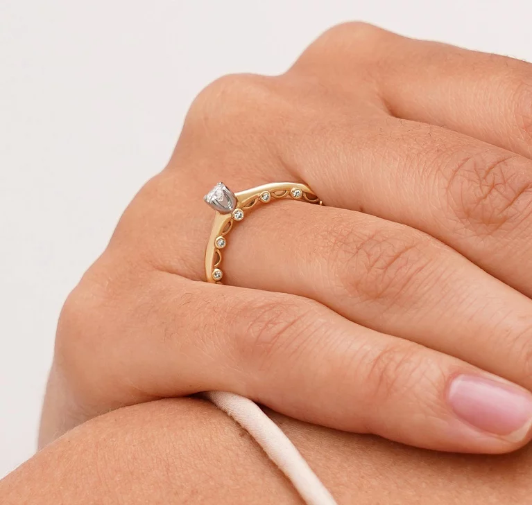 Помолвочное кольцо из красного золота с бриллиантом. Артикул 5114: цена, отзывы, фото – купить в интернет-магазине AURUM
