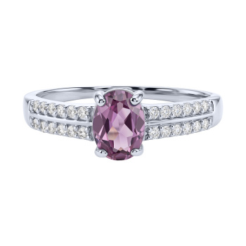 Серебряное кольцо с александритом и дорожками из фианитов - 2287806