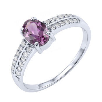 Серебряное кольцо с александритом и дорожками из фианитов - 2287806