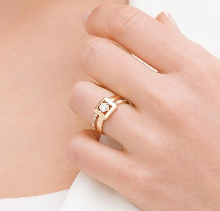 Широкое кольцо "Квадрат" с фианитами. Артикул 116721_0: цена, отзывы, фото – купить в интернет-магазине AURUM