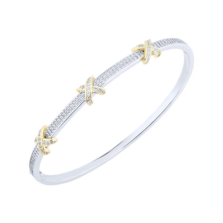 Жесткий браслет из серебра с желтым родированием и с фианиатами - 2132304