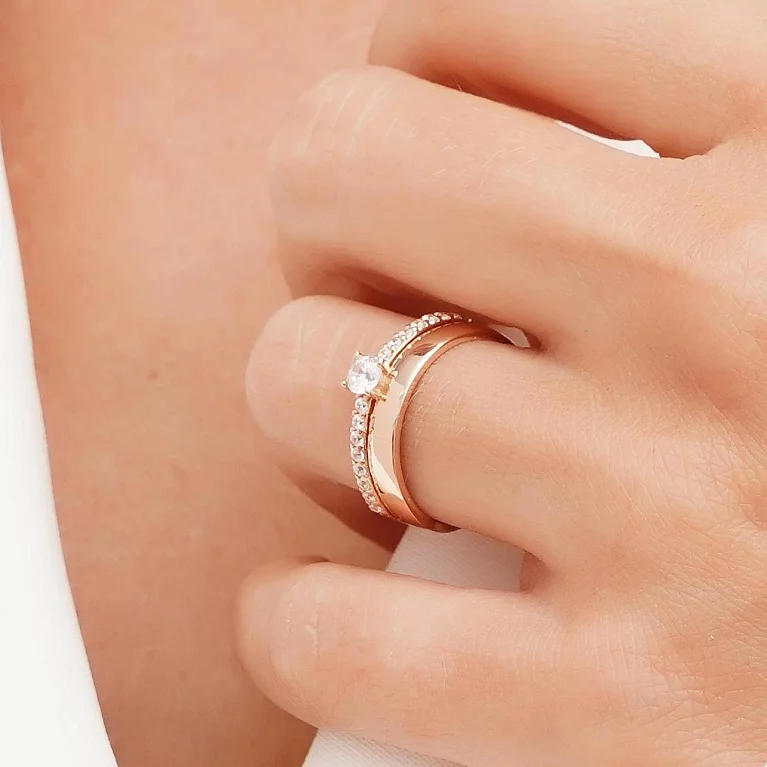 Двойное кольцо из красного золота с фианитами. Артикул 156315: цена, отзывы, фото – купить в интернет-магазине AURUM