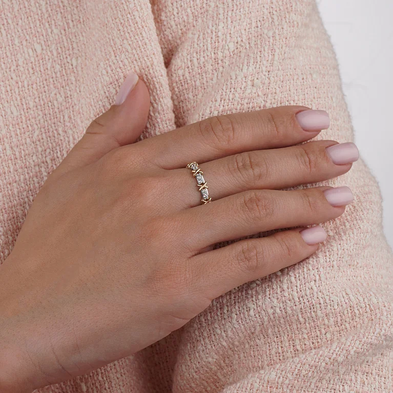 Кольцо из комбинированного золота с фианитами - 2220369