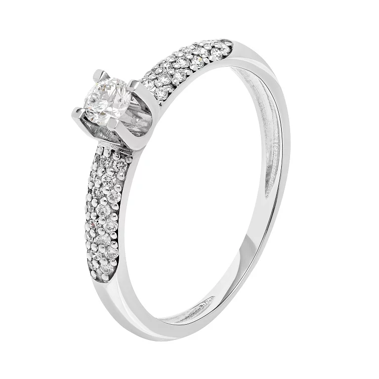 Каблучка для заручин з білого золота з діамантами. Артикул К100014б: ціна, відгуки, фото – купити в інтернет-магазині AURUM