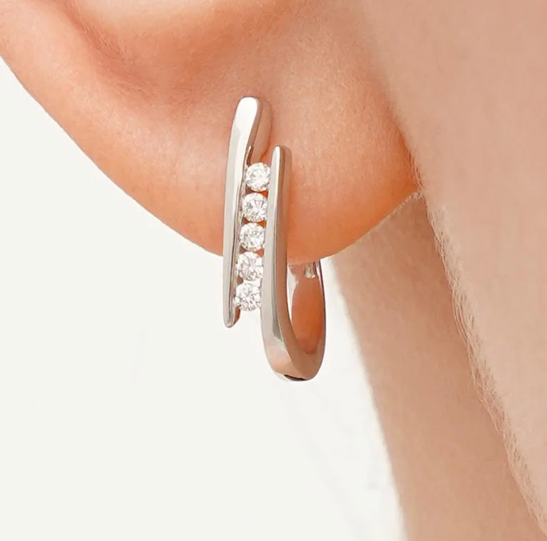 Серьги из белого золота с бриллиантами - 1670375