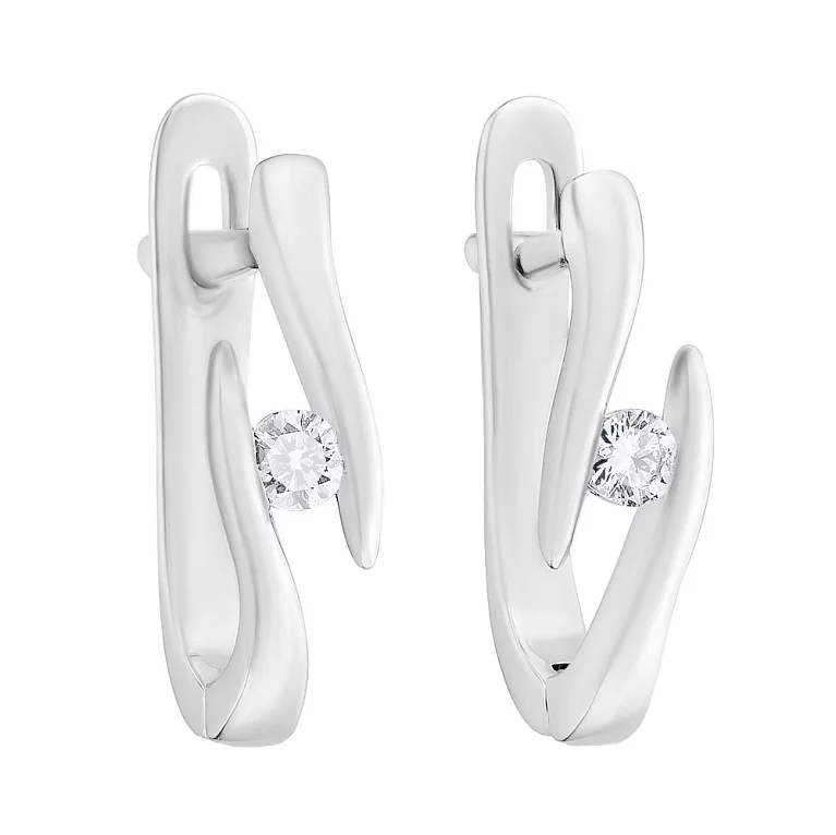 Сережки в білому золоті з діамантом. Артикул С341171010б: ціна, відгуки, фото – купити в інтернет-магазині AURUM